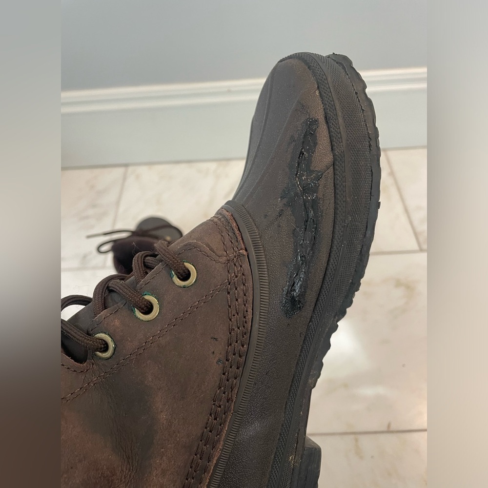 UGG, men’s 9, brown leather and black rubber duck boots, flawed - Picture 8 of 10
